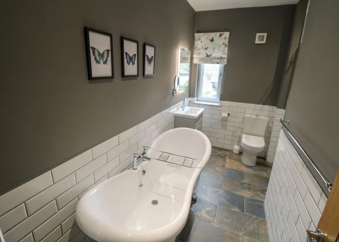 View Luxury With Ullswater View & 2 Ground Floor Bedrooms Ideal For 2 Families بيت للعطل